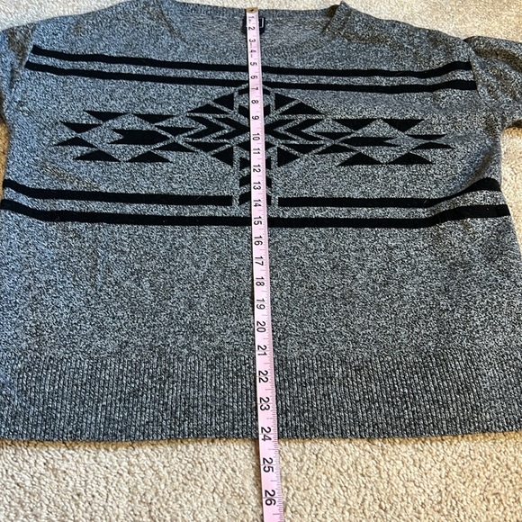Gap Brooklyn Aztec Print Heathered Gray Sweater  Size Large - Picture 5 of 9